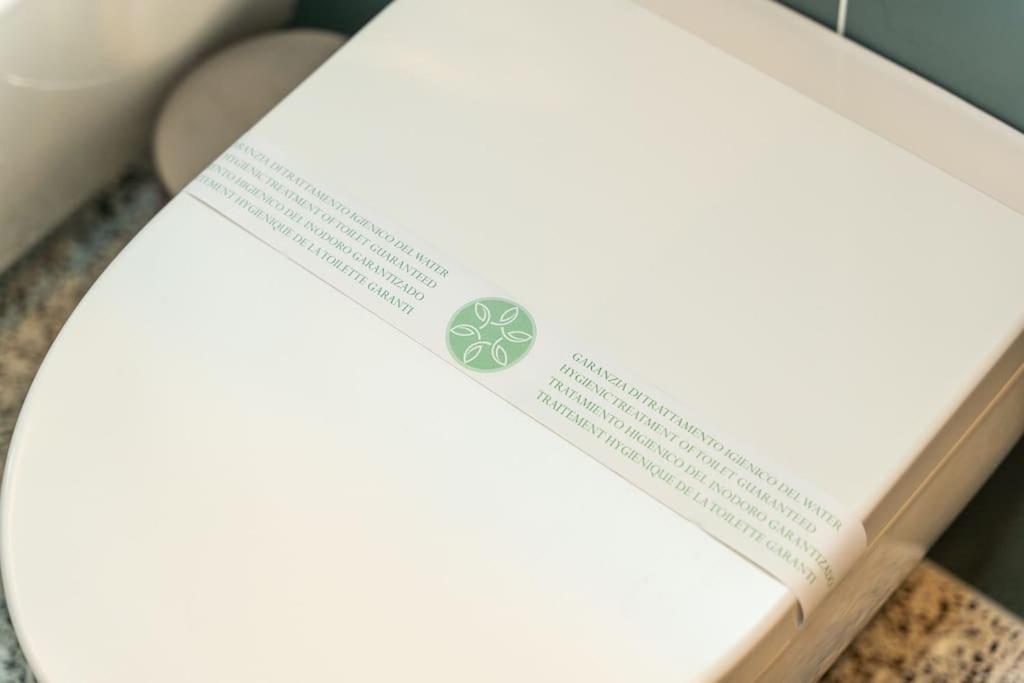 コモElegante Loft A 200 A Metri Dal Duomoアパートメント エクステリア 写真