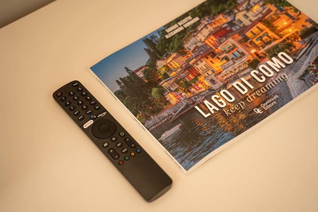 コモElegante Loft A 200 A Metri Dal Duomoアパートメント エクステリア 写真